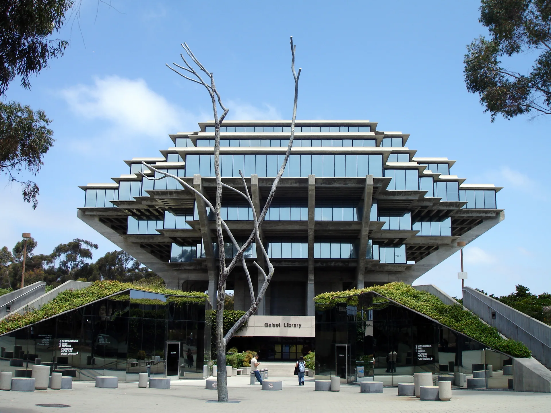 Geisel Library at the University of California San Diego.